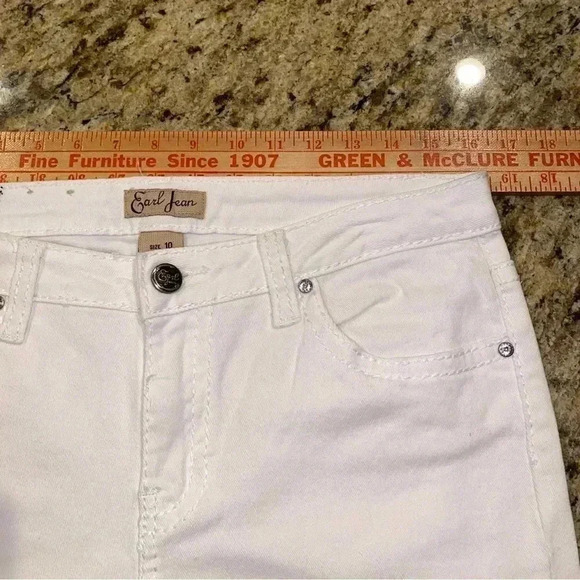 Earl Jean Size 10 Capris Cuffed White With Bling Perfect for Summer ❤️ - Picture 8 of 8